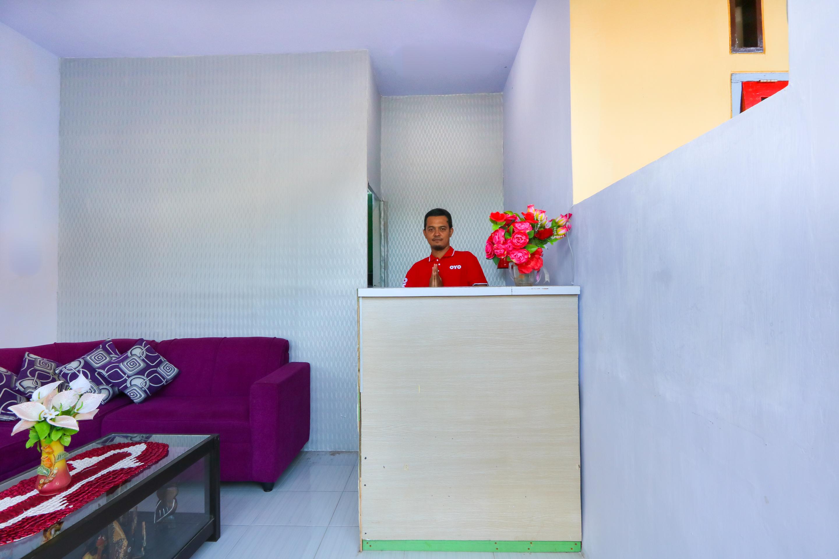 בניוואנגי Reddoorz At El Shaday Homestay Banyuwangi מראה חיצוני תמונה