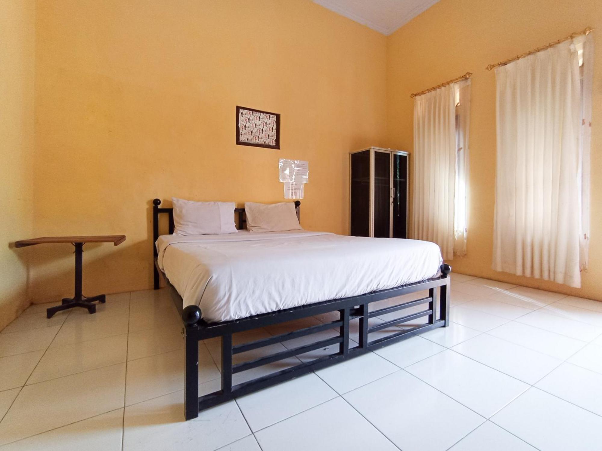בניוואנגי Reddoorz At El Shaday Homestay Banyuwangi מראה חיצוני תמונה