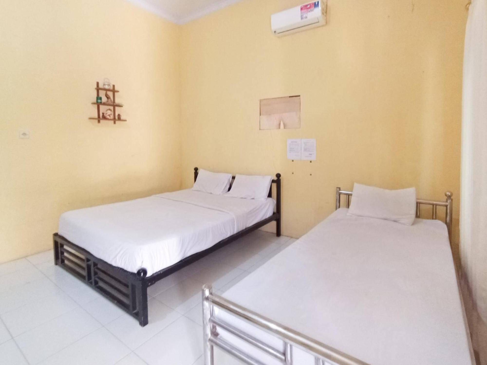 בניוואנגי Reddoorz At El Shaday Homestay Banyuwangi מראה חיצוני תמונה