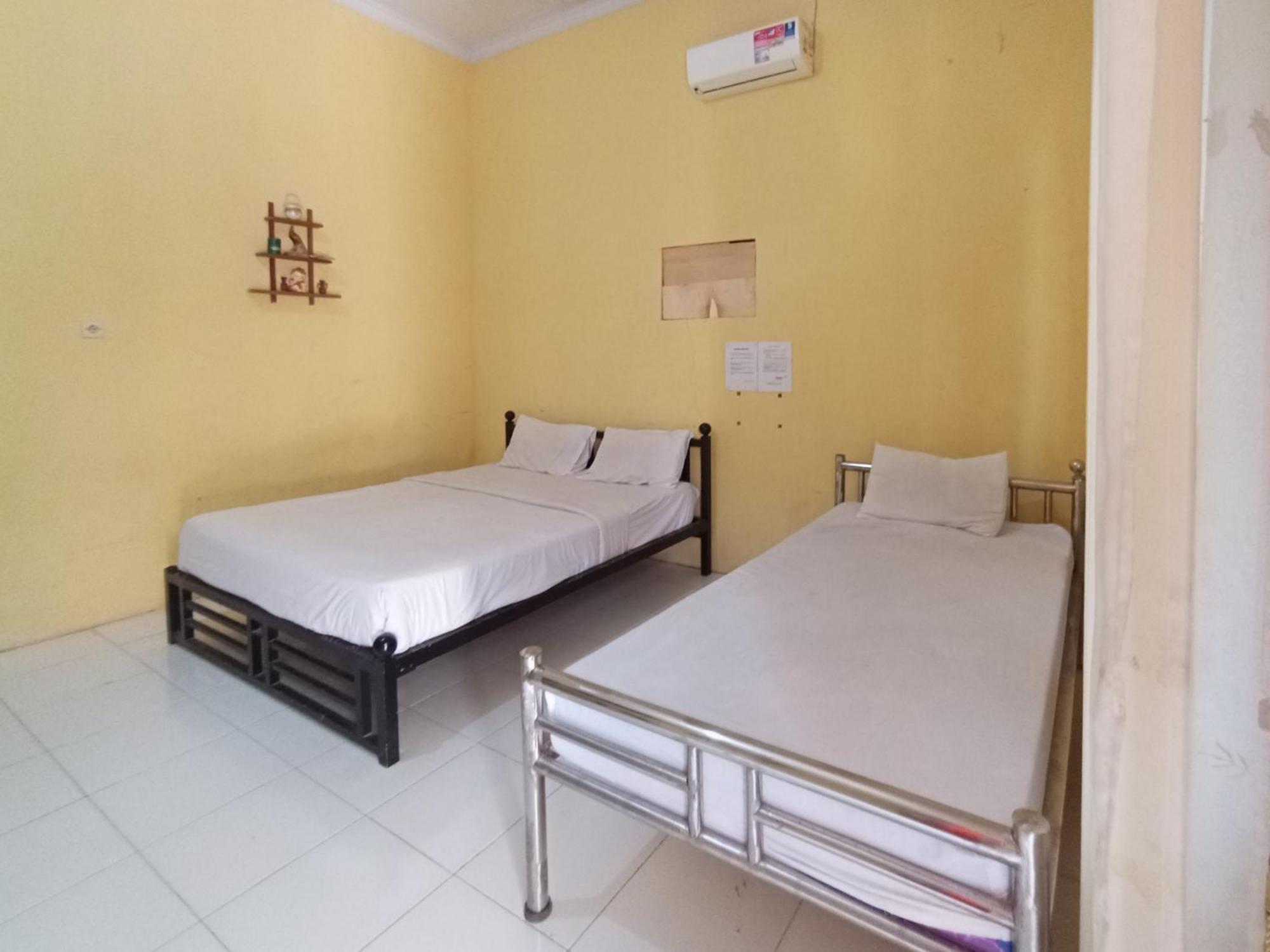 בניוואנגי Reddoorz At El Shaday Homestay Banyuwangi מראה חיצוני תמונה