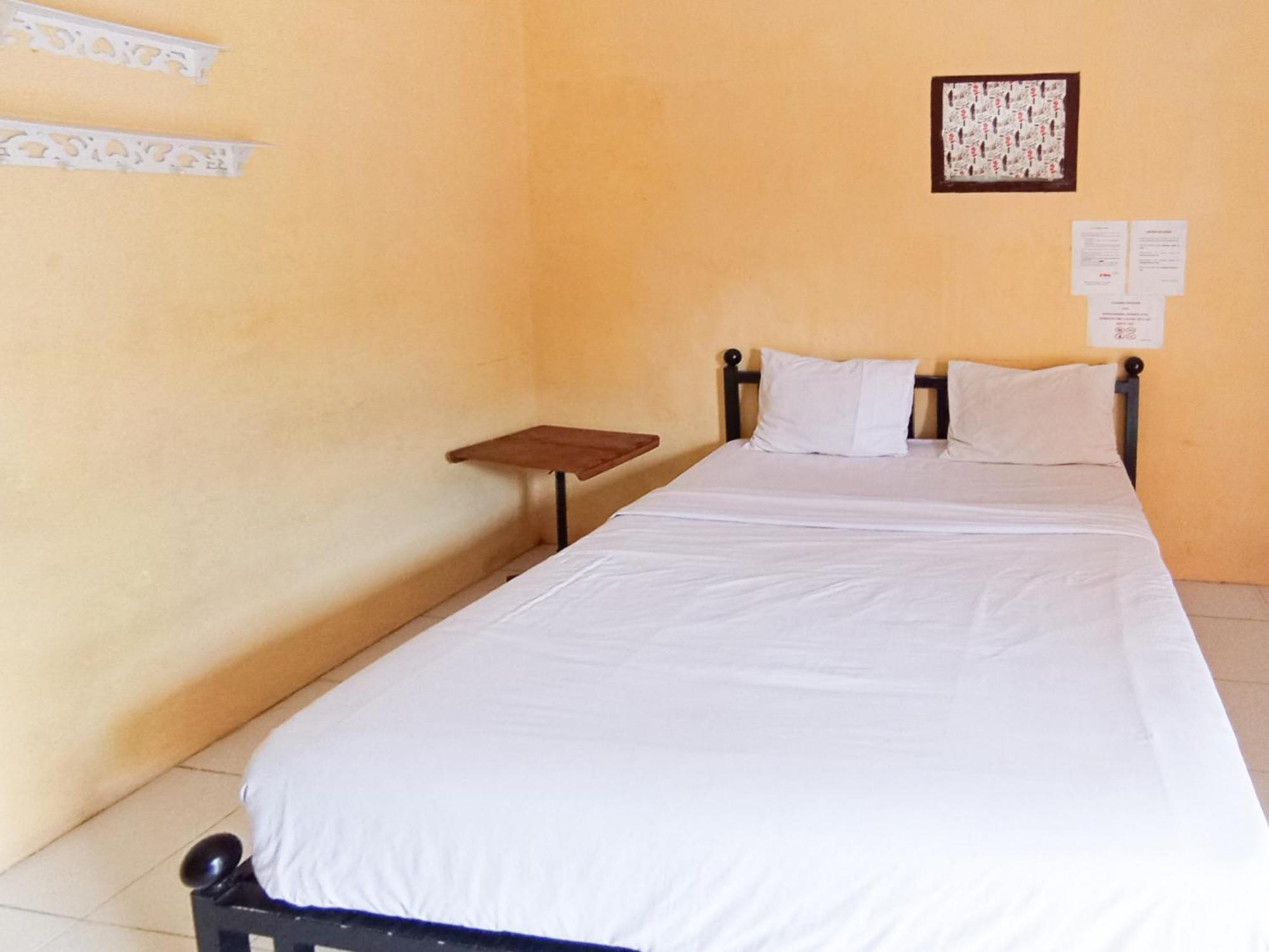 בניוואנגי Reddoorz At El Shaday Homestay Banyuwangi מראה חיצוני תמונה