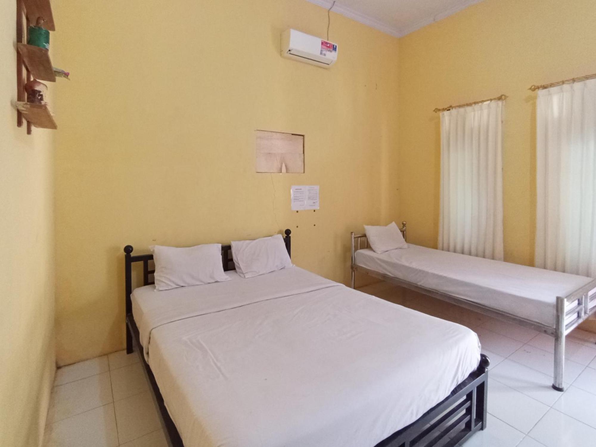 בניוואנגי Reddoorz At El Shaday Homestay Banyuwangi מראה חיצוני תמונה