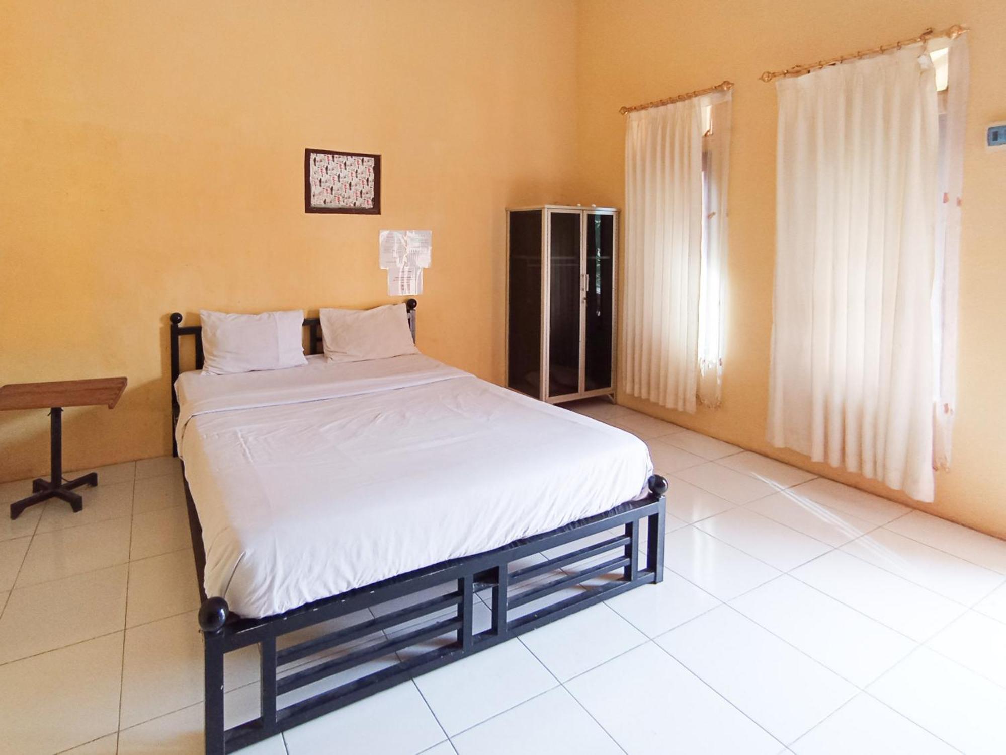בניוואנגי Reddoorz At El Shaday Homestay Banyuwangi מראה חיצוני תמונה