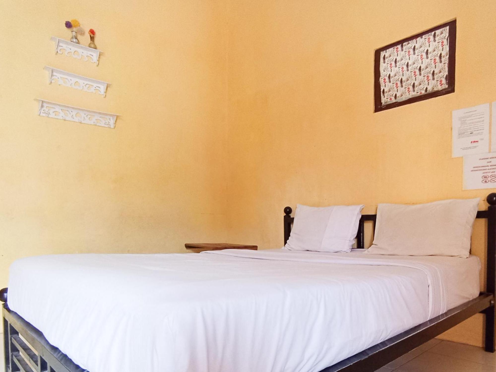 בניוואנגי Reddoorz At El Shaday Homestay Banyuwangi מראה חיצוני תמונה