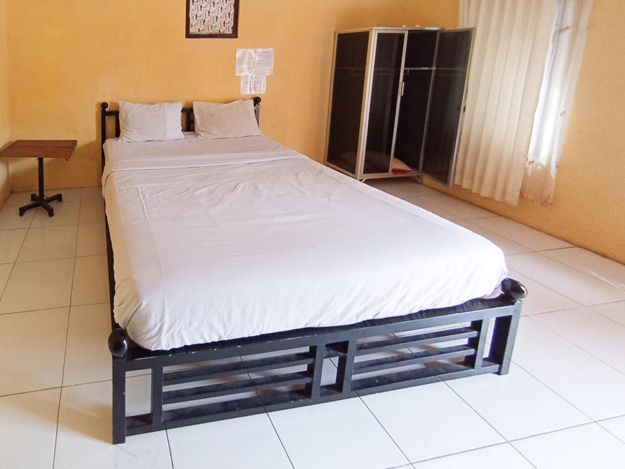בניוואנגי Reddoorz At El Shaday Homestay Banyuwangi מראה חיצוני תמונה