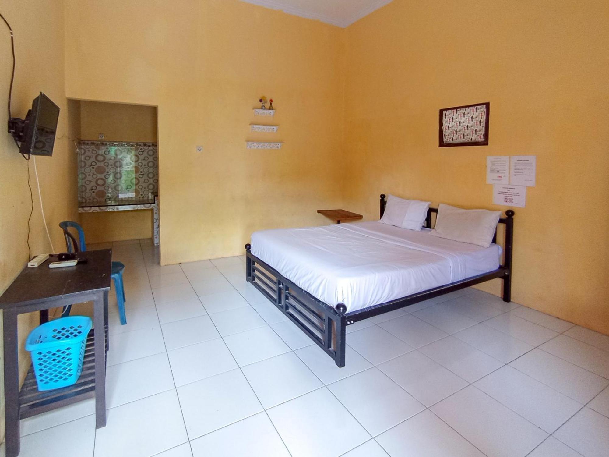בניוואנגי Reddoorz At El Shaday Homestay Banyuwangi מראה חיצוני תמונה