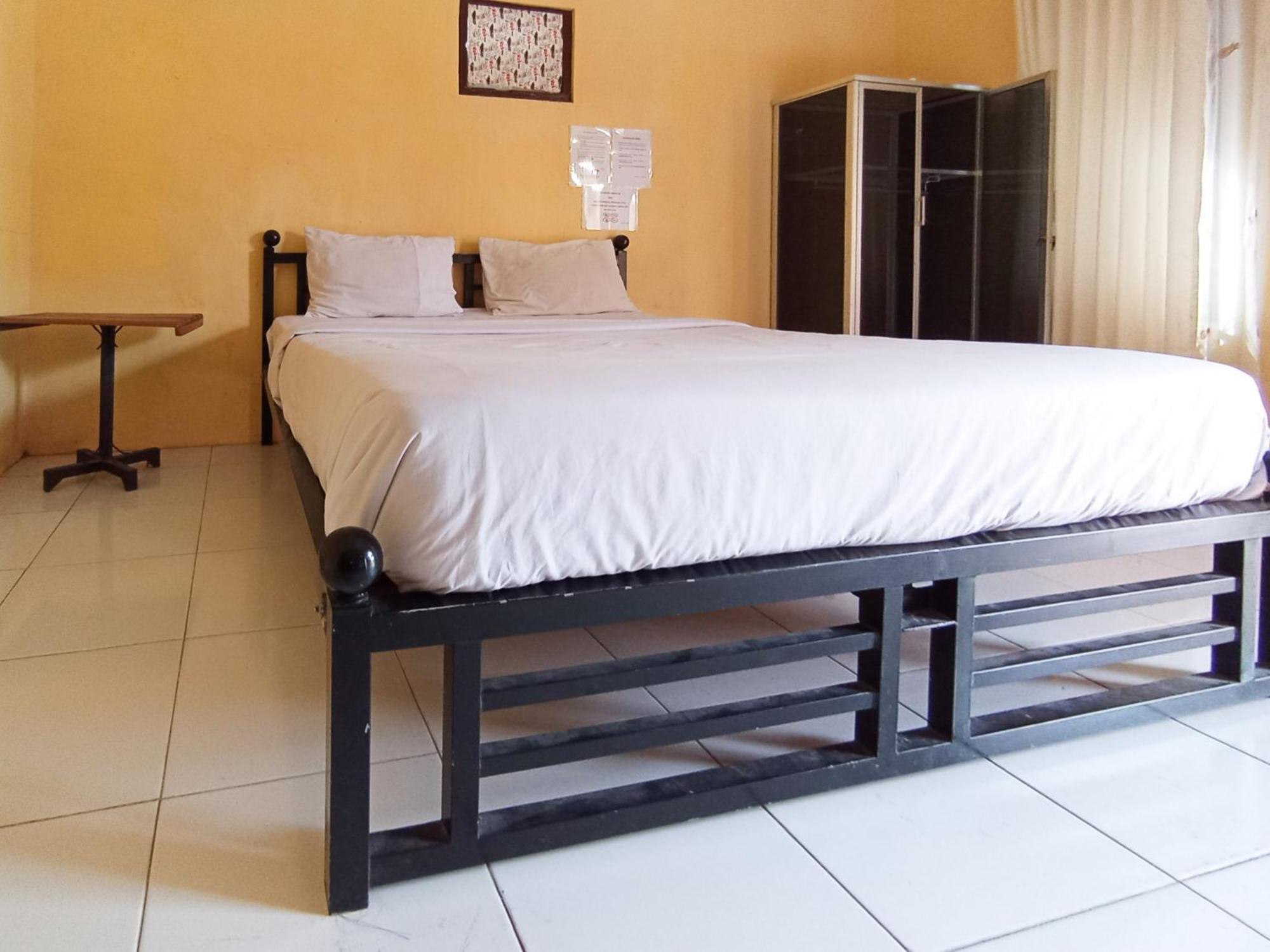 בניוואנגי Reddoorz At El Shaday Homestay Banyuwangi מראה חיצוני תמונה